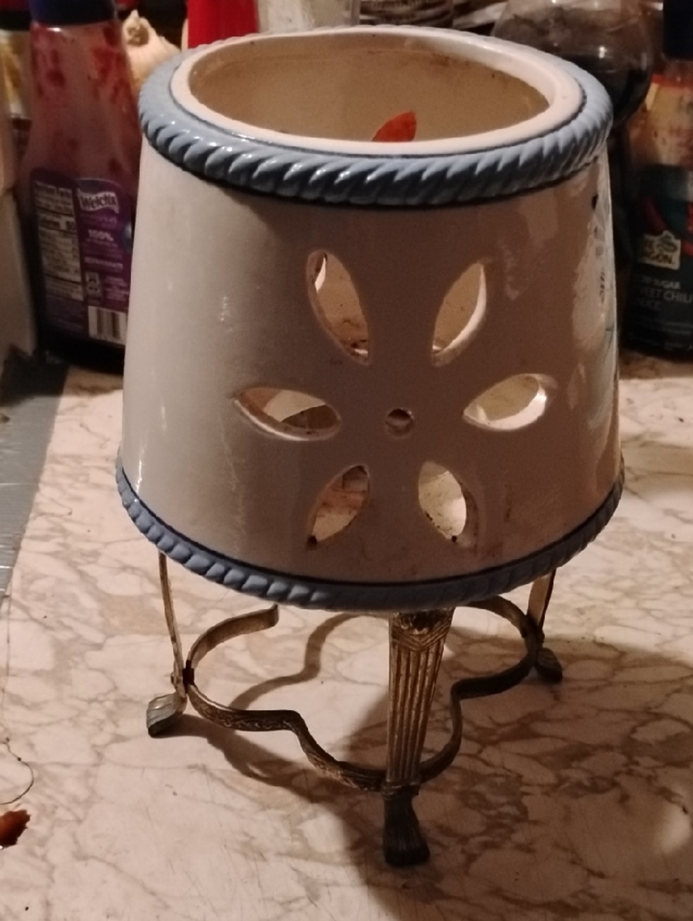 Classic Cream Ceramic Table Accent  with Blue Trim& Solid Brass Stand